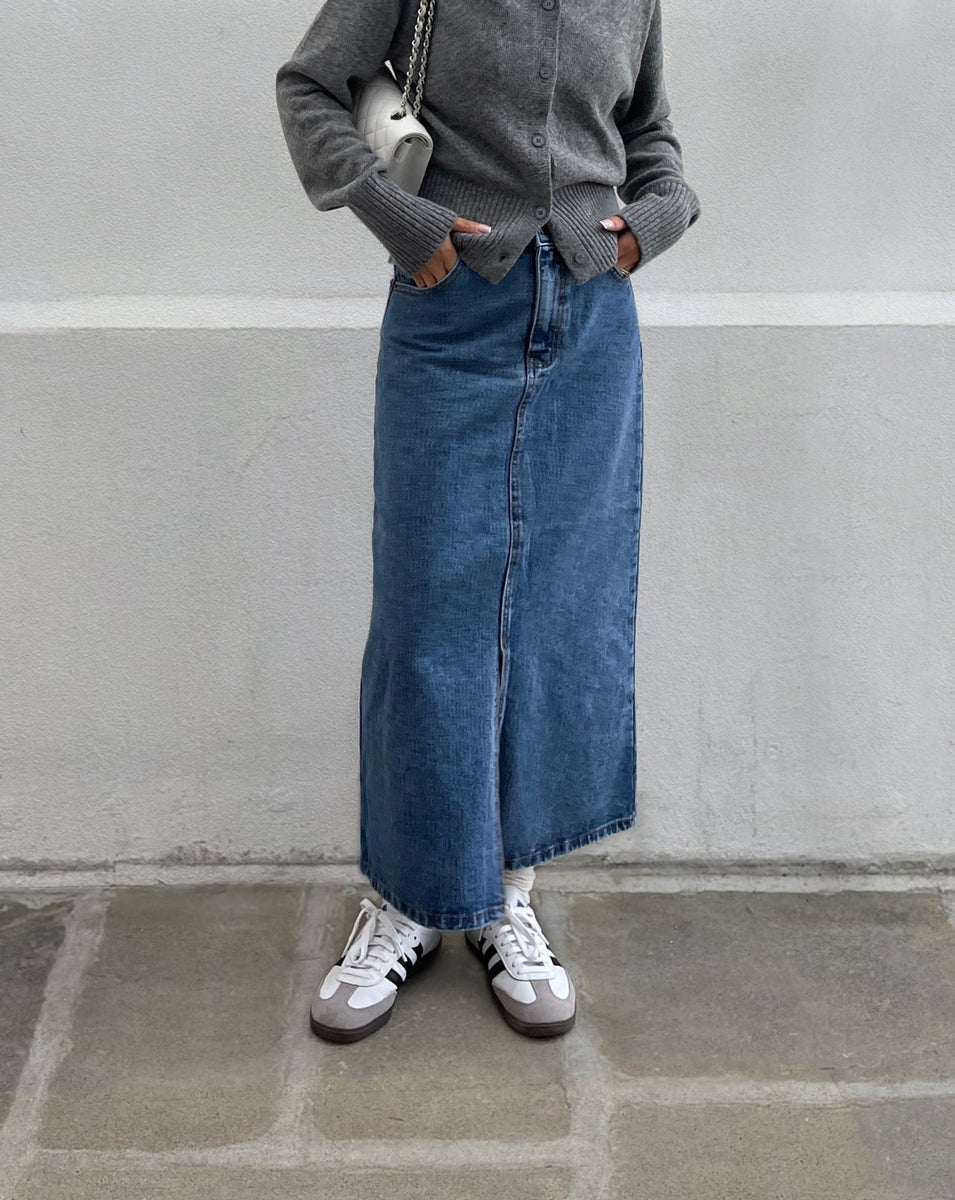 ★ ★ Midi Straight Denim Skirt T22F0NSC001WT11 Low Midi Skirt - Medium Wash | Levi's® US