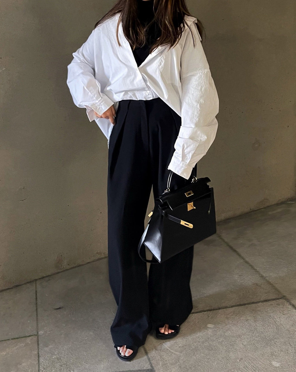 ootdnewyork10 / outfit / minimal / neutral / white / black / Hermes Kelly /  bag